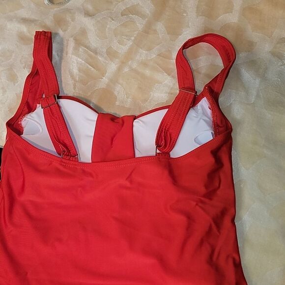 Sexy Red Twist Front one-piece Swimsuit - Picture 13 of 16